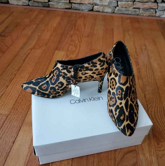 🆕🎁 Calvin Klein Jeanna Ankle Boot - Picture 3 of 8
